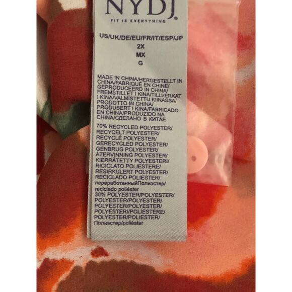 NYDJ Women's 1X Pin Tuck Floral Blouse in Utopia NEW - Picture 8 of 9